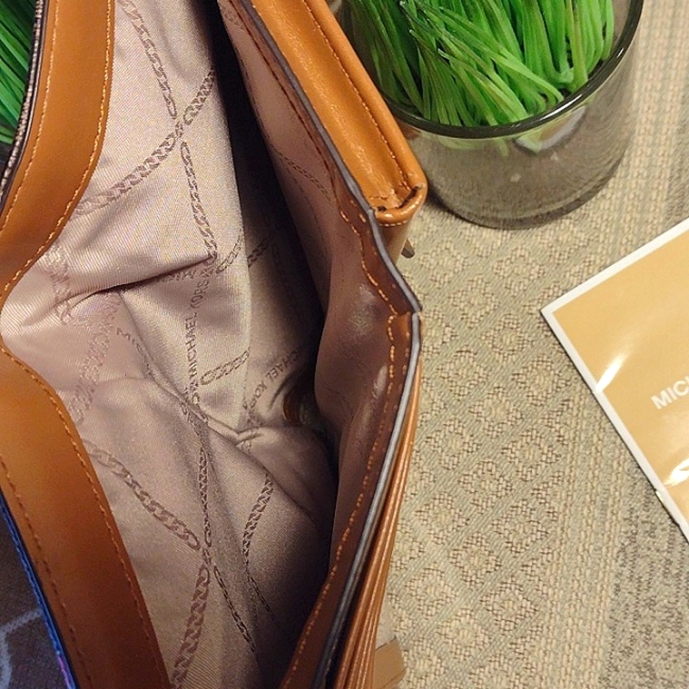 Michael Kors Sailor Woman Jet Set Travel Wallet - Picture 10 of 16